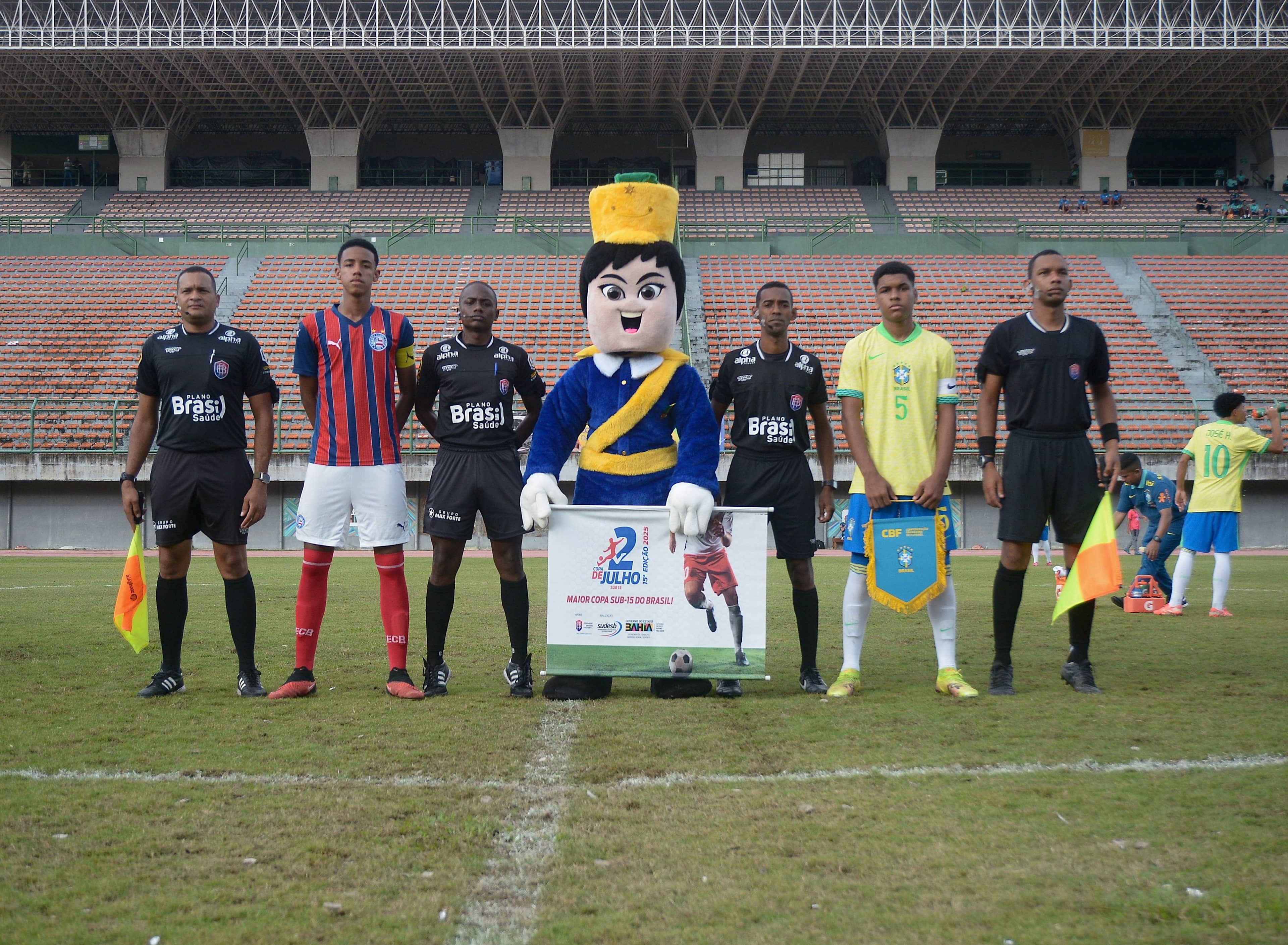 Protocolo e jogo antes do duelo entre Brasil e Bahia
