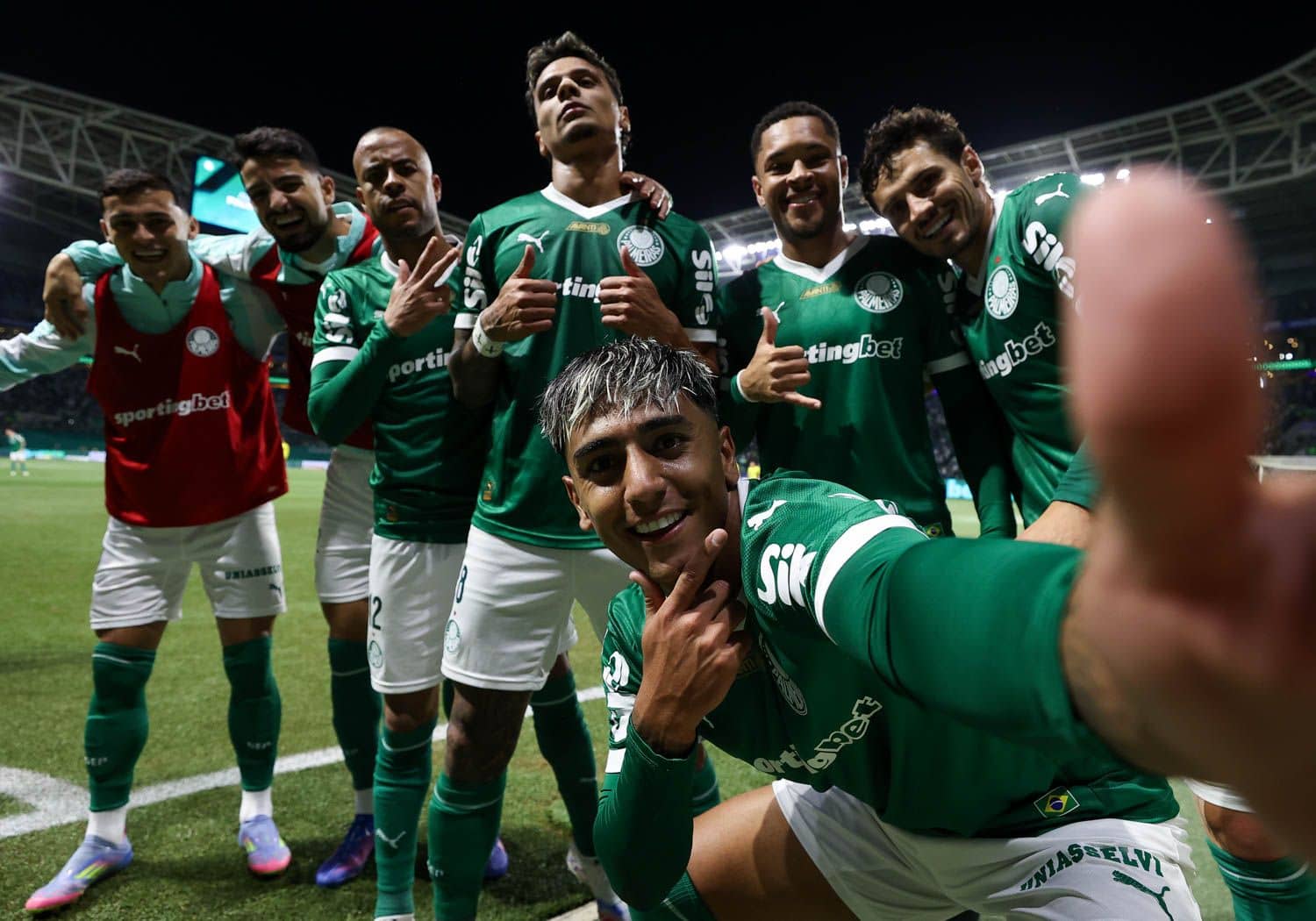 Palmeiras, com um time alternativo, enfrenta o Grêmio no Sul