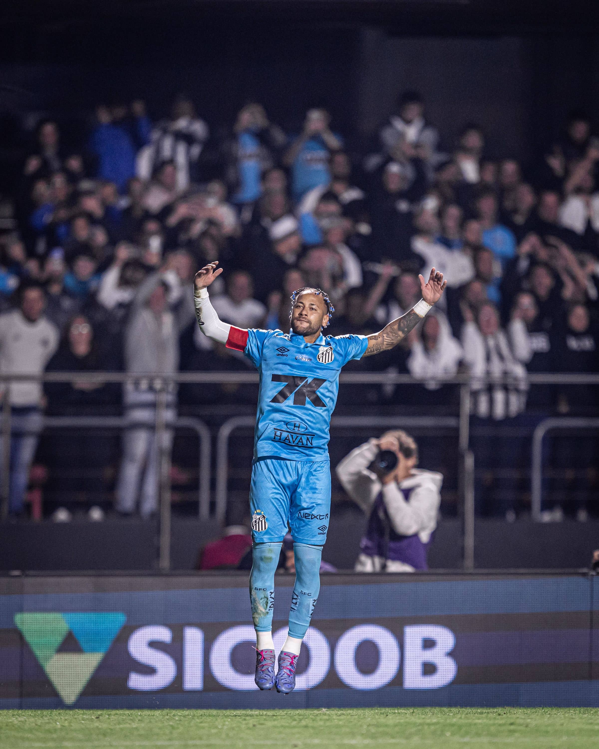 Neymar brilhou no triunfo santista