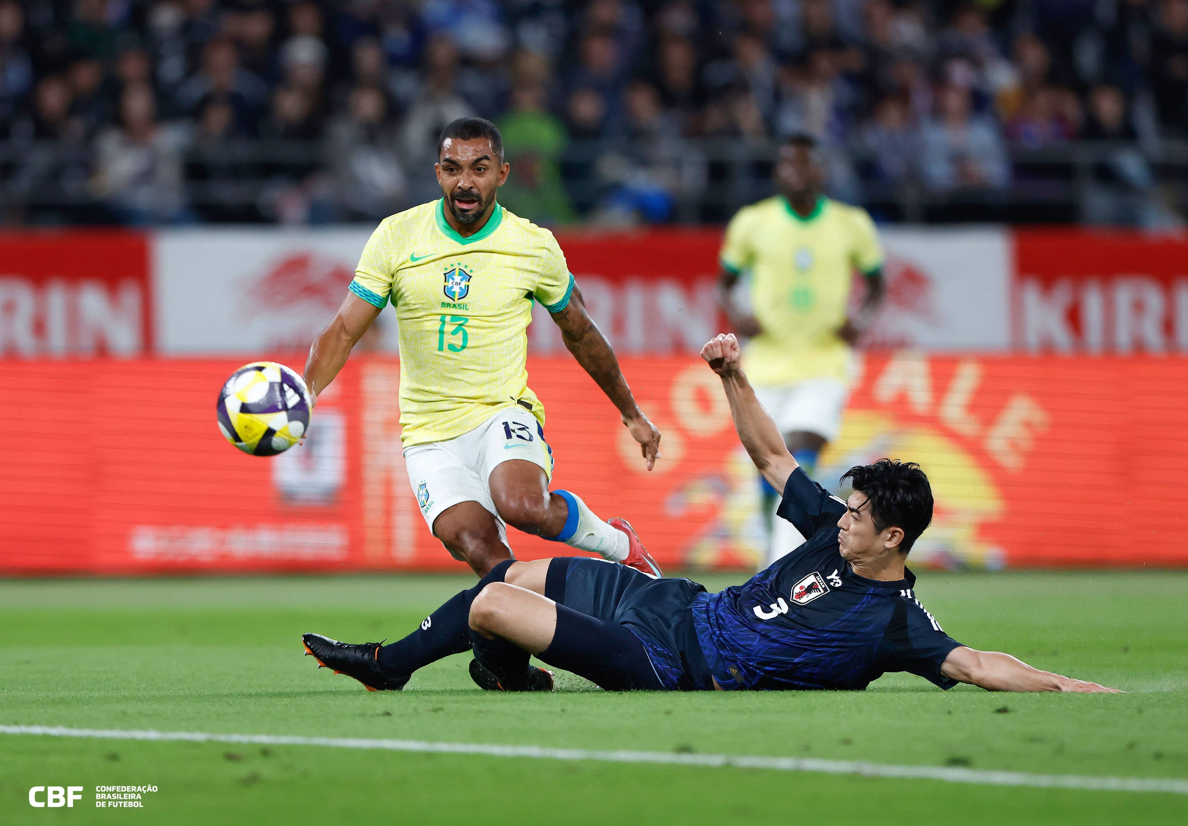 Paulo Henrique marcou o primeiro gol do Brasil no duelo contra o Japão