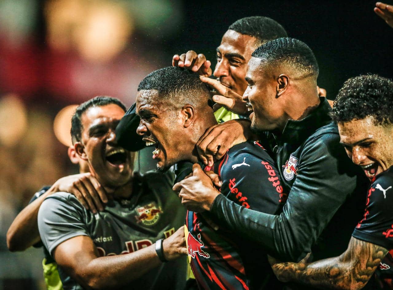 Festa em Bragança Paulista: Bragantino bate o Atlético-MG