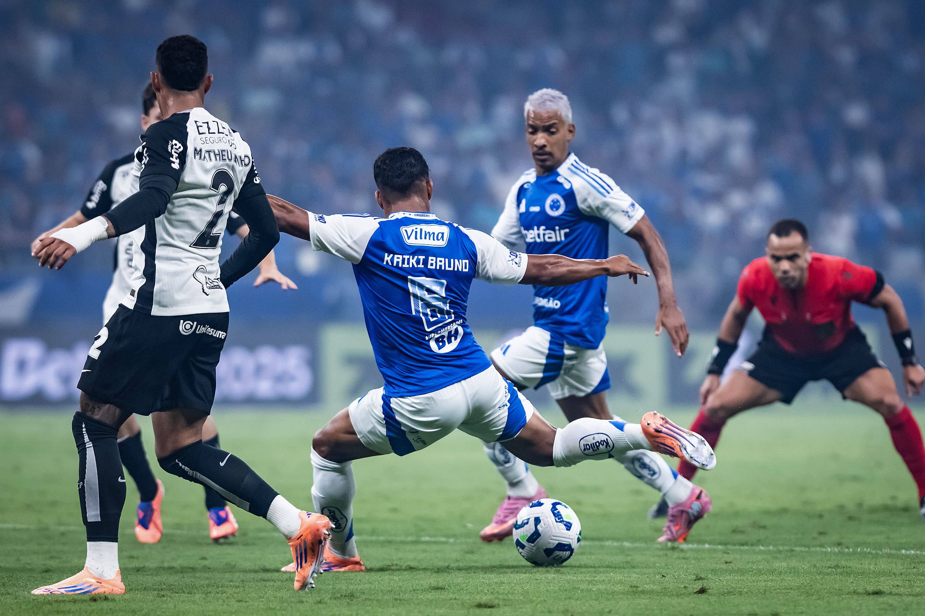 Cruzeiro bateu o Corinthians por 3 a 0 na rodada