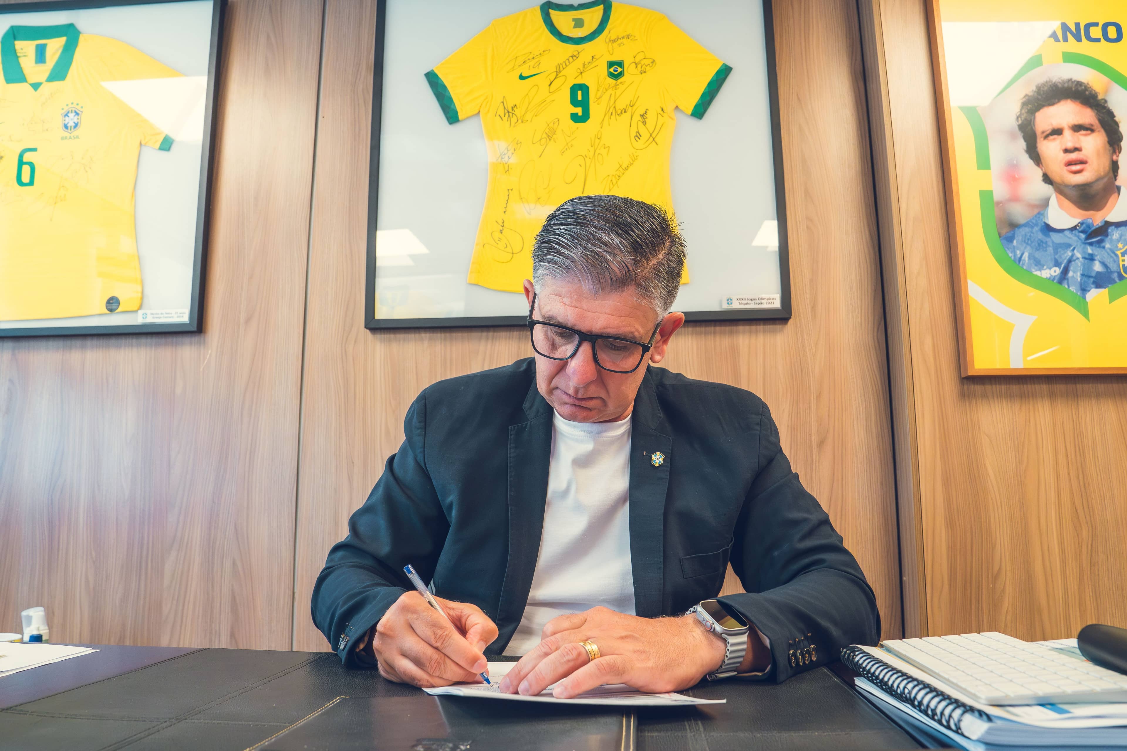 Técnico Guilherme Dalla Déa divulgou a convocação