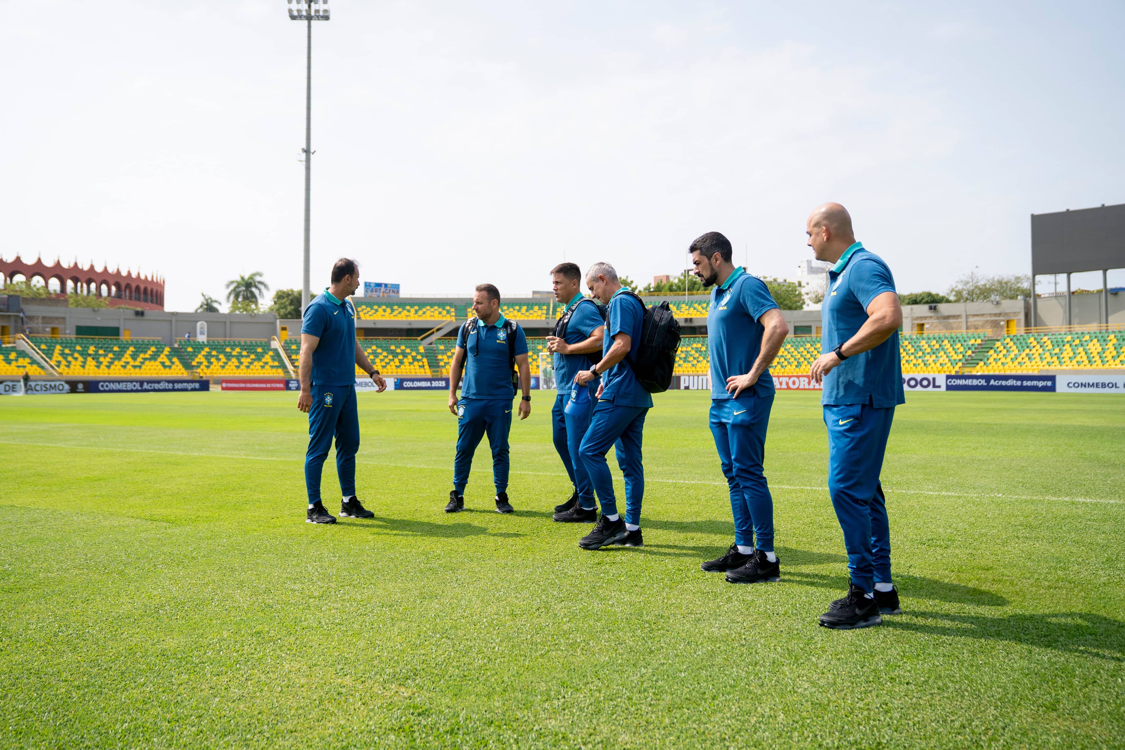 Seleção Sub-17 faz reconhecimento de campo antes da estreia no Sul-Americano
