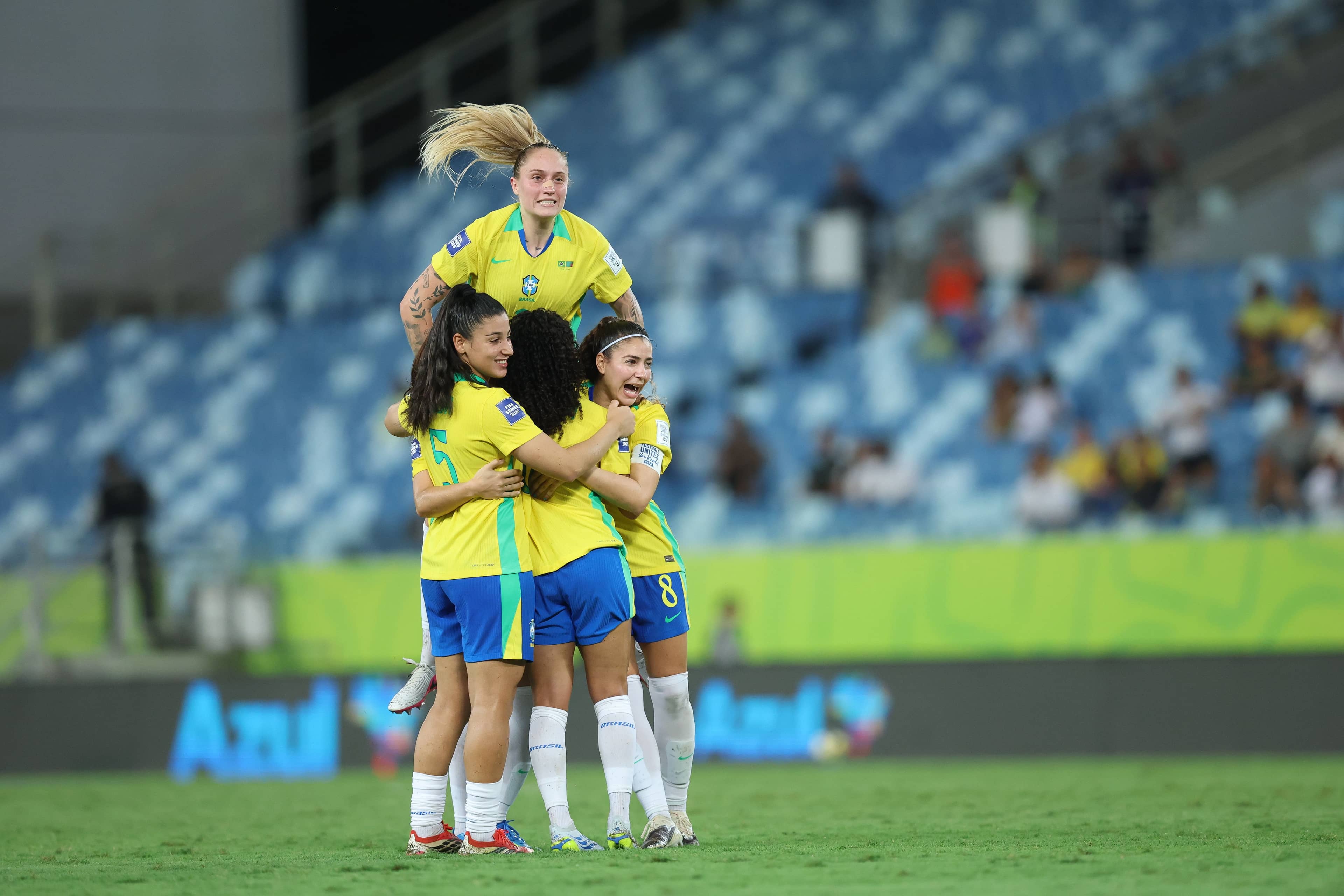 Duda Sampaio, Isa Haas e Angelina celebram gol de Yasmim sobre a Zâmbia 