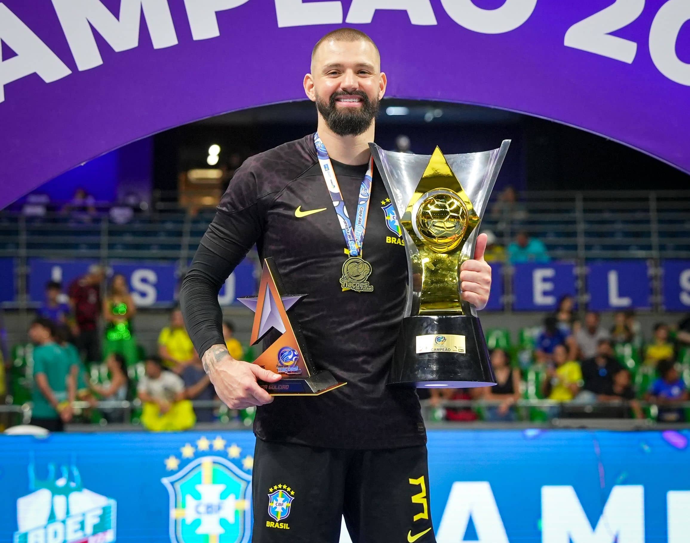 Willian foi eleito melhor goleiro da Copa das Nações 