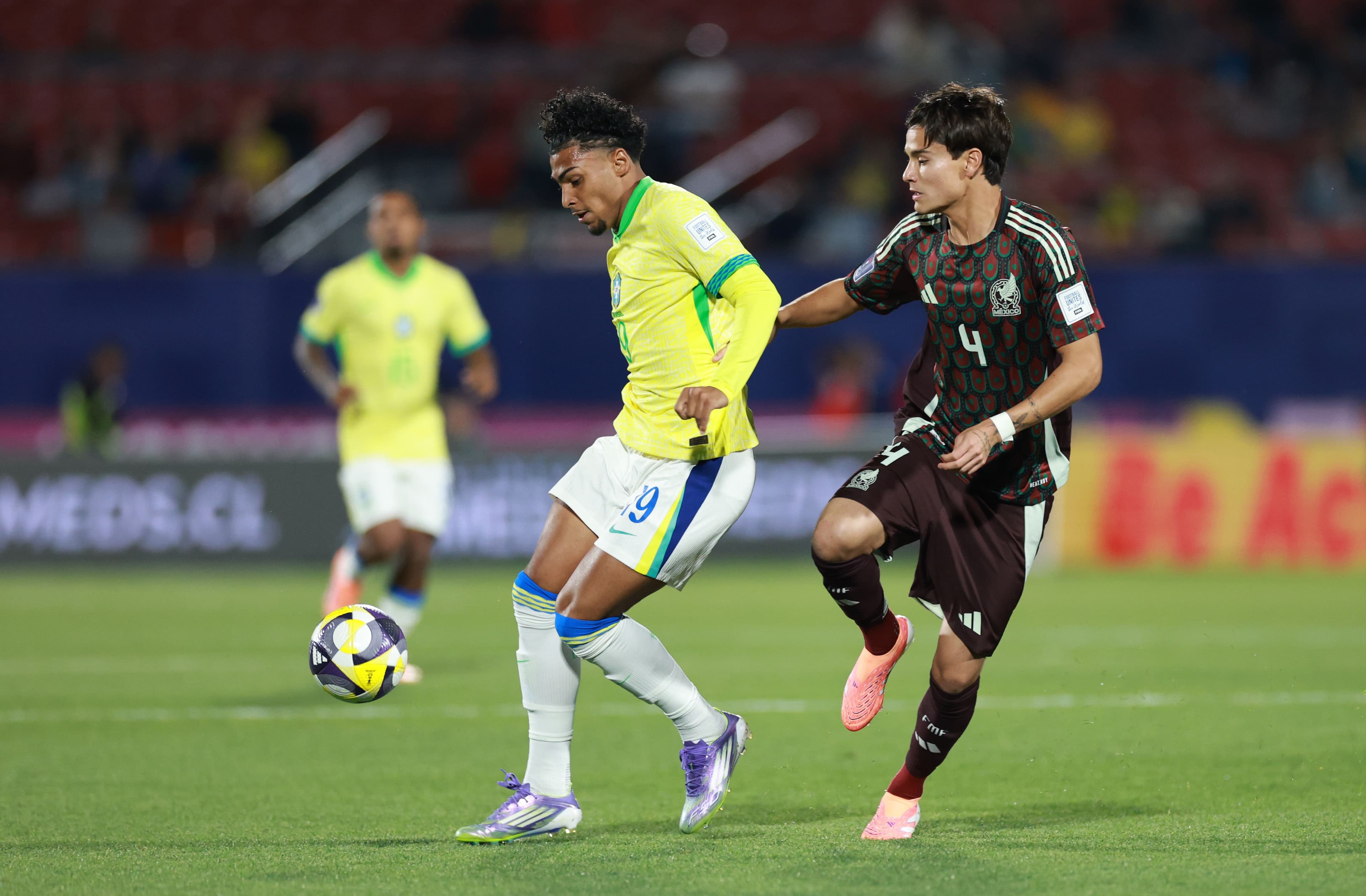 Luighi durante duelo contra o méxico