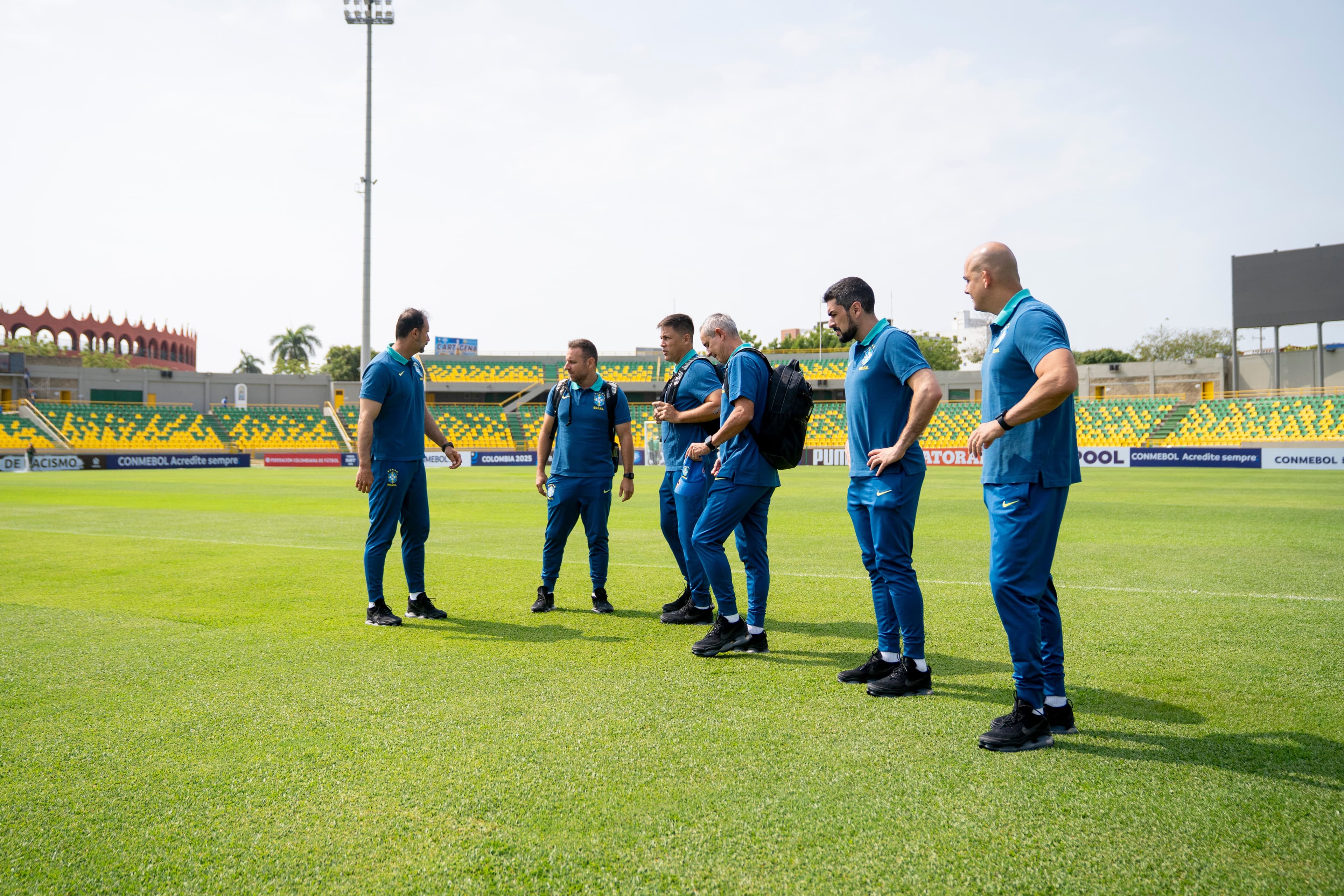 Seleção Sub-17 faz reconhecimento de campo antes da estreia no Sul-Americano