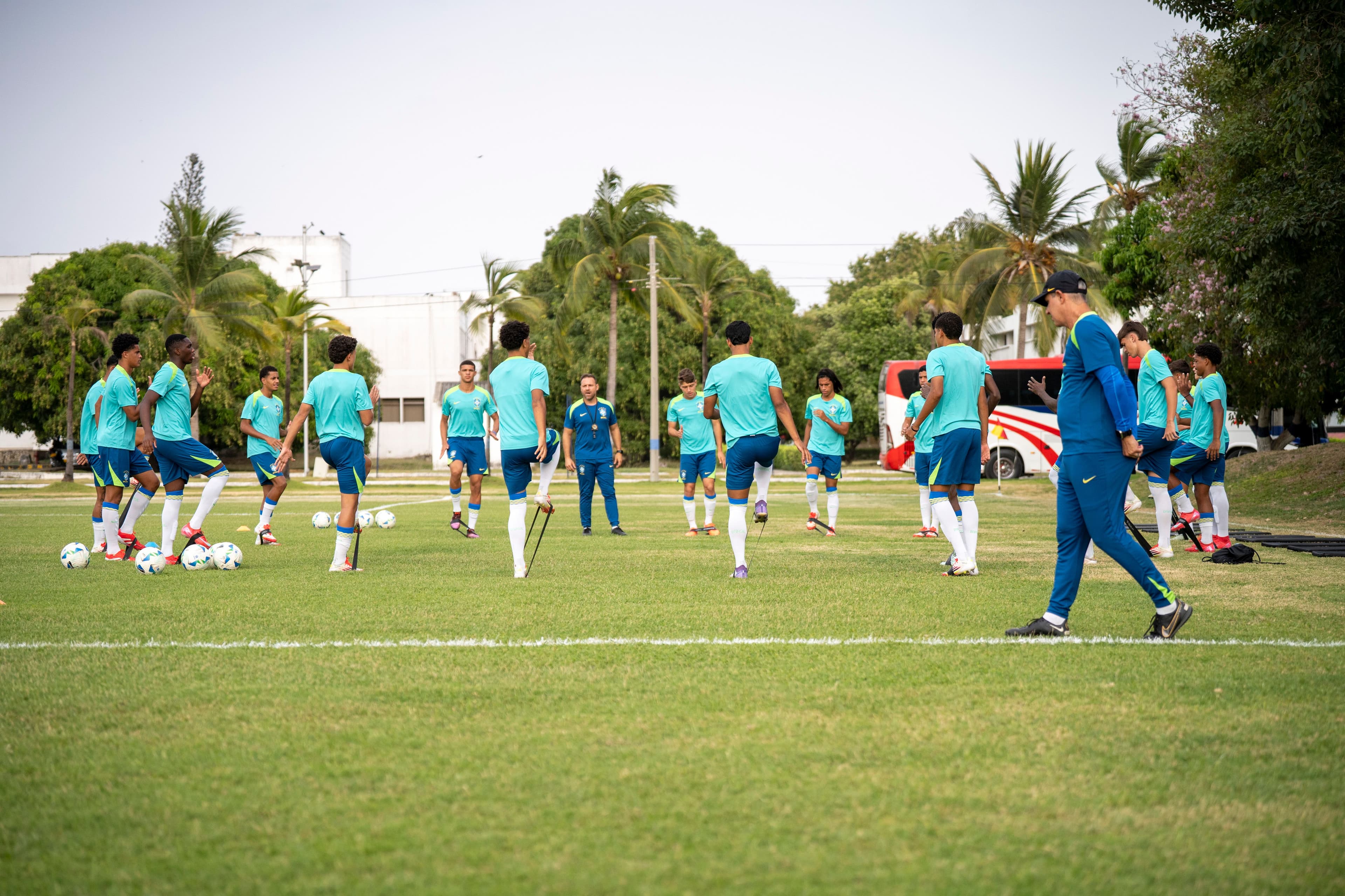 Seleção Sub-17 realiza último treino antes da estreia no Sul-Americano