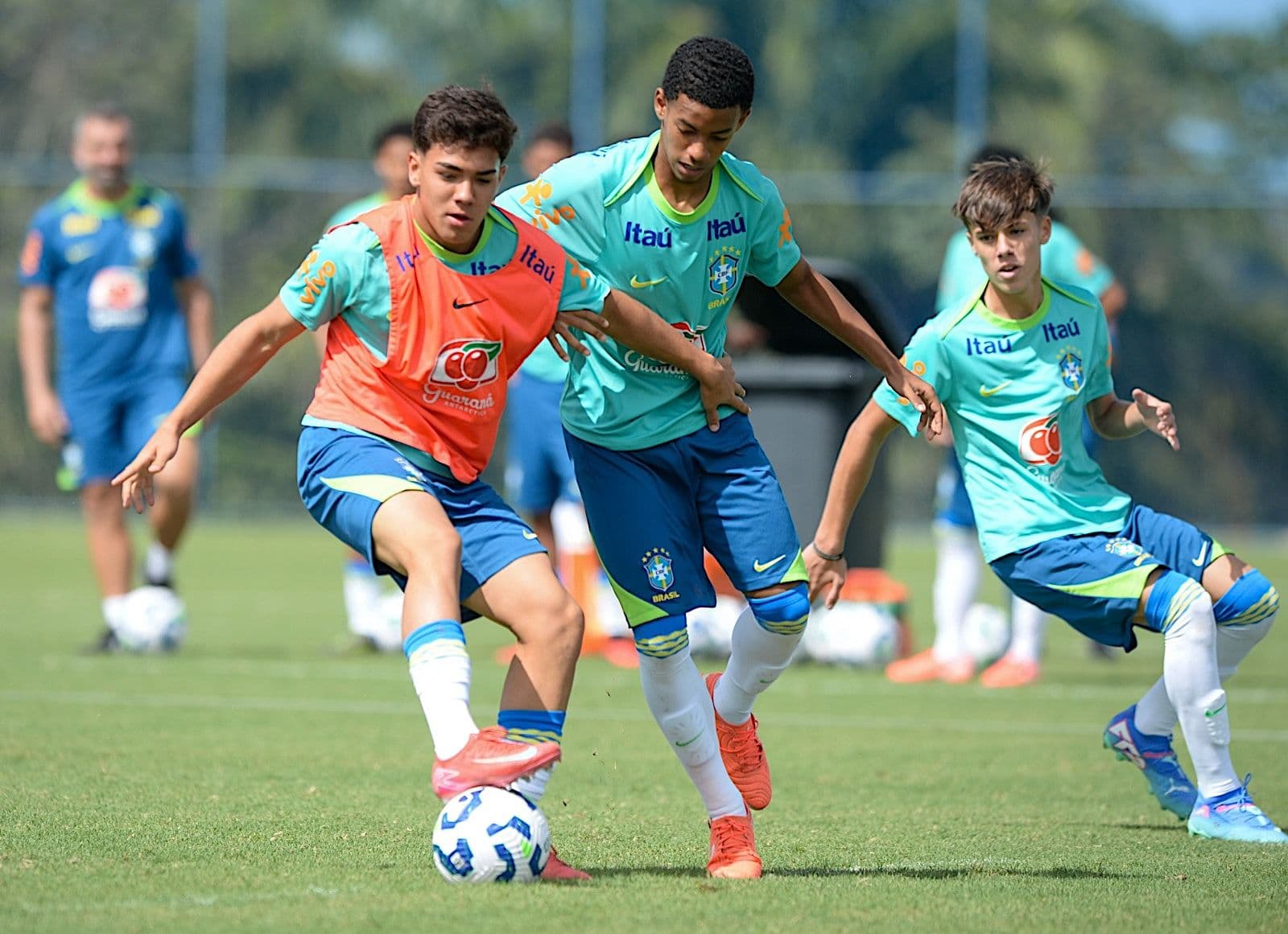Seleção Sub-15 realizou segundo treino para a Copa 2 de Julho neste domingo