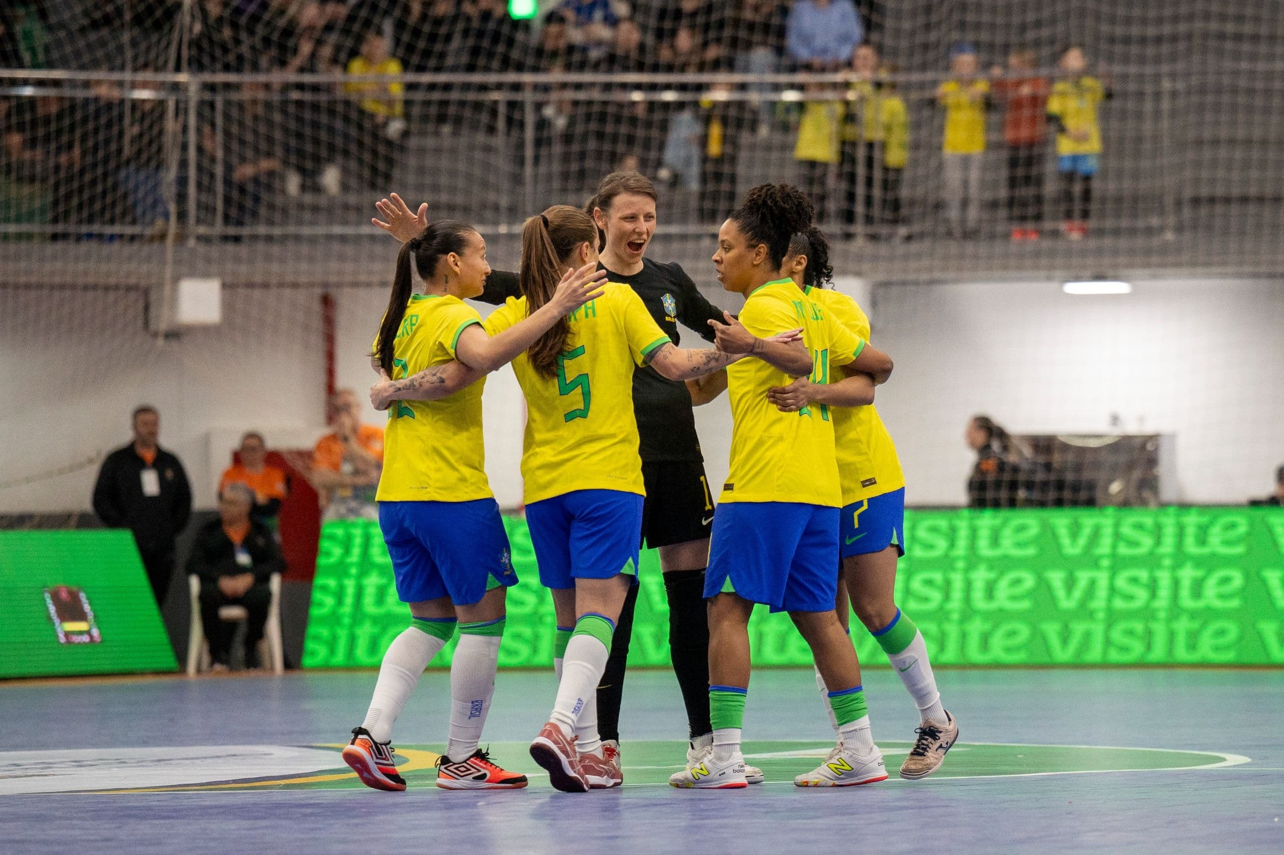 Brasil enfrenta Marrocos no segundo jogo da primeira fase do Torneio Internacional de Futsal